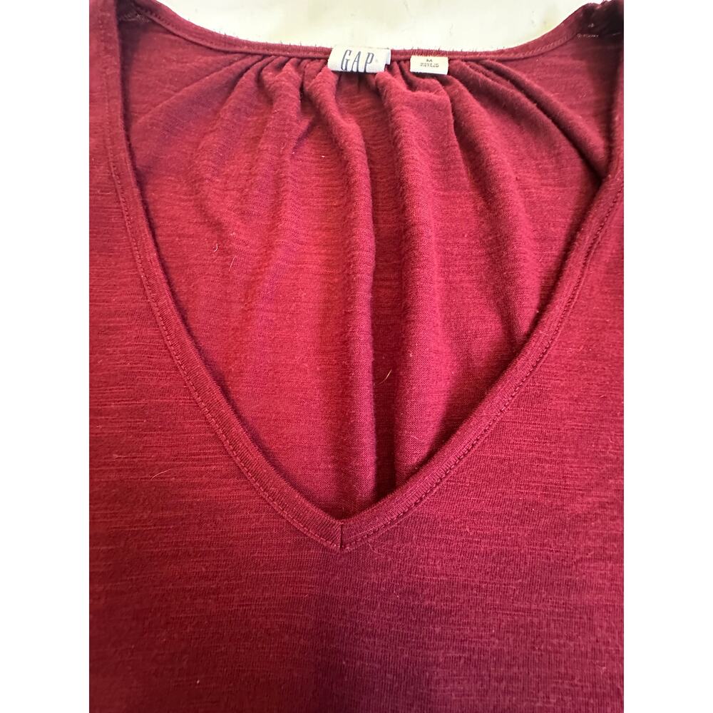 Gap Dark Red V Neck Long Sleeve Size Medium Stretch
